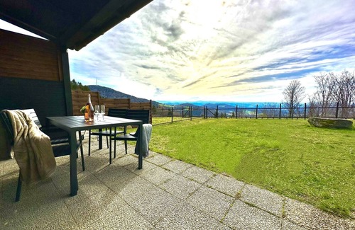 Steinberg House | COZY Alpine-view Mountain BUNGALOW + BIG Garden + NETFLIX!