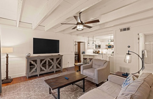 East Beach House | Cozy and adorable 2BR next to Coast Guard Beach!