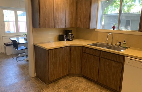 Eastern Oregon House | Cozy and Centrally Located. Spacious home with fenced backyard and 5 beds.