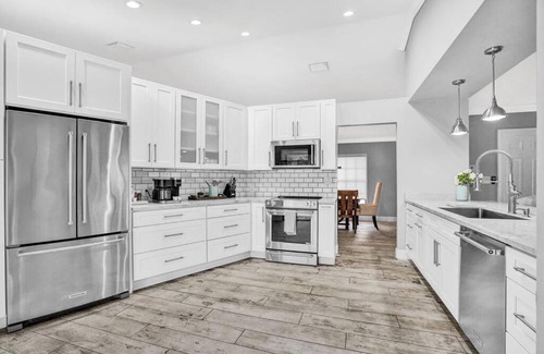 Plantation Apartment | Cozy and Family Friendly 4BR House w a pool