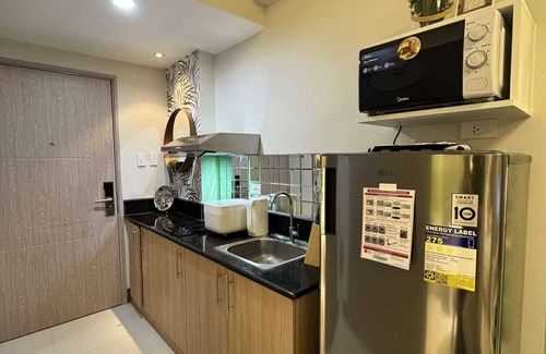 San Dionisio Condo | Cozy and Luxurious 2 bedroom condominium unit , near NAIA airport.