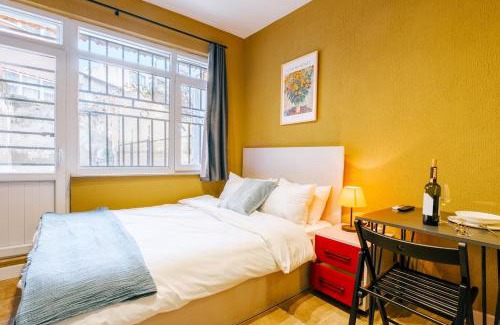Fatih Apartment | Cozy and Modern 2BR with 2BA in Historic Yedikule