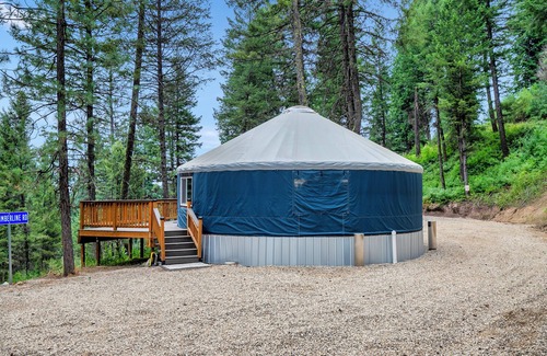 Boise Cabin | Cozy and POSH-est Yurt in gorgeous Boise National Forest