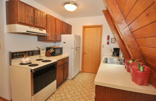 Berkeley Springs Cabin | Cozy and Quaint