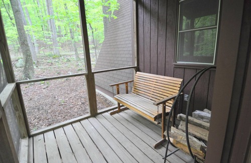 Berkeley Springs Cabin | Cozy and Quaint