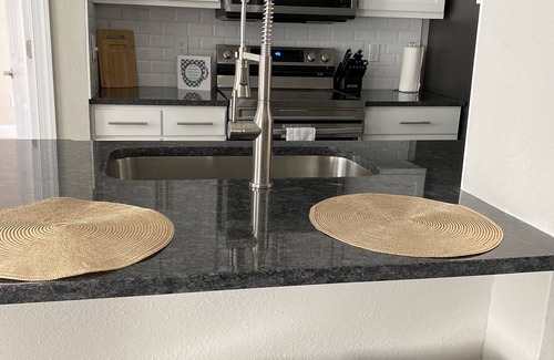 Dunwoody Condo | Cozy and Quiet Gem Near Perimeter Mall