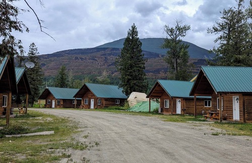 Regional District of Fraser-Fort George Cabin | Cozy and Relaxing Getaway Cabin #6n