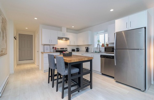 Saanichton House | Cozy and spacious home-away-from-home just 25 minutes from downtown Victoria!