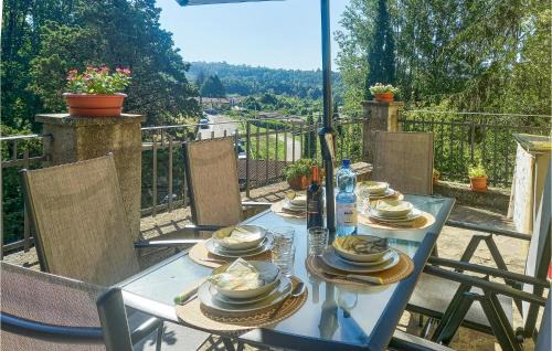 Castelvecchio Pascoli Apartment | Cozy Apartment In Castelvecchio Pascoli