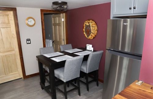 North Creek Apartment | Cozy apartment 1.5 miles from Gore Mountain