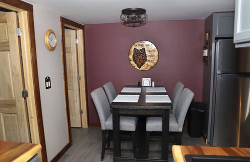 North Creek Apartment | Cozy apartment 1.5 miles from Gore Mountain