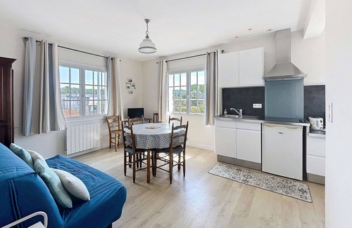 Jullouville-les-Pins Apartment | Cozy Apartment 100m from Beach & Shops, Near Mont Saint-Michel