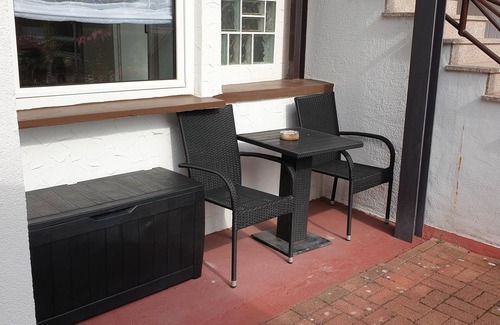 Kirrberg Apartment | cozy apartment in Homburg-Kirrberg with a small terrace