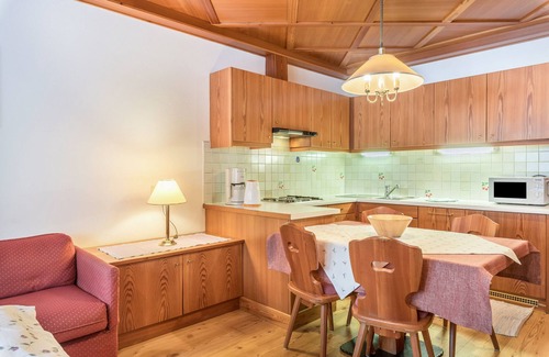 San Cassiano Apartment | Cozy Apartment "Dolomieu 19" with Mountain View, Wi-Fi & Whirlpool