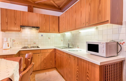 San Cassiano Apartment | Cozy Apartment "Dolomieu 19" with Mountain View, Wi-Fi & Whirlpool