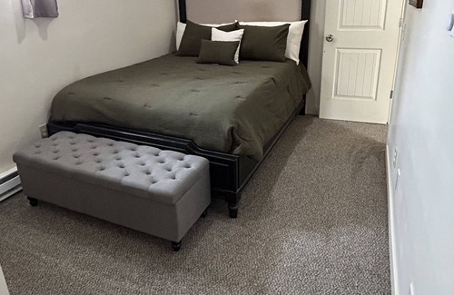 Rifle Apartment | Cozy apartment hunters and traveling professionals welcome!