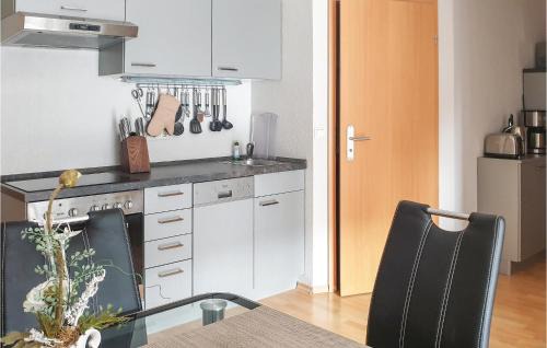 Gollwitz Apartment | Cozy Apartment In Insel Poelgollwitz