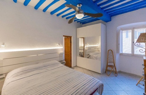 Portoferraio Old Town Apartment | Cozy apartment in the hearth of Portoferraio , no car needed!