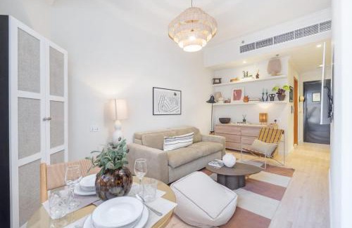 Jumeirah Village Triangle Apartment | Cozy Apartment in JVT Sleeps 4 with Balcony