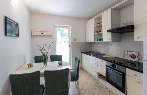 Kremena Apartment | Cozy apartment in Klek with WiFi