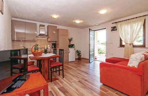 Maslenica Apartment | Cozy apartment in Maslenica with WiFi