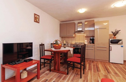 Maslenica Apartment | Cozy apartment in Maslenica with WiFi