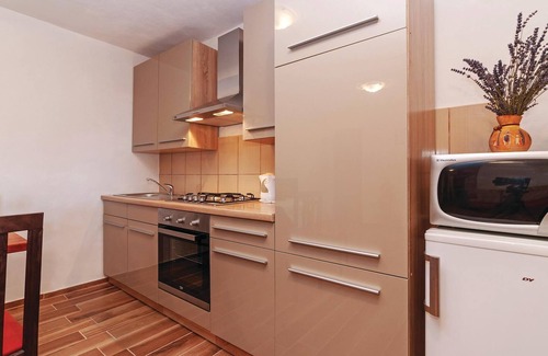 Maslenica Apartment | Cozy apartment in Maslenica with WiFi