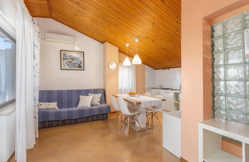 Municipality of Omisalj Apartment | Cozy apartment in Omisalj with WiFi
