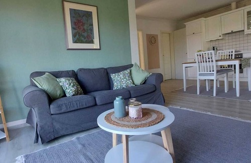 Krummhoern Apartment | Cozy apartment in Pilsum with a wonderful view of East Frisia's vastness.