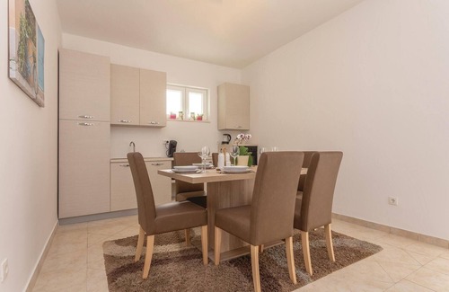 Sibenik Apartment | Cozy apartment in Sibenik with WiFi