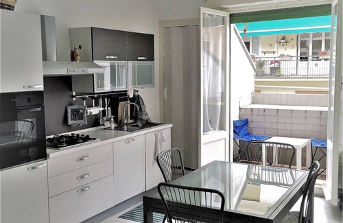 Sori Apartment | Cozy apartment in Sori: beach 50m away with elevator (010060-LT-0103)