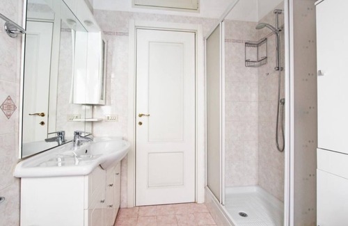 Quartiere XI Portuense Apartment | Cozy apartment in the heart of the Marconi district.