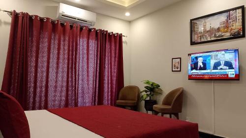 Islamabad Apartment | Cozy apartment, luxury amenities!