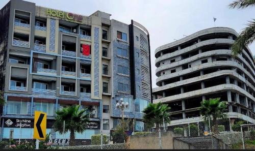 Islamabad Apartment | Cozy apartment, luxury amenities!