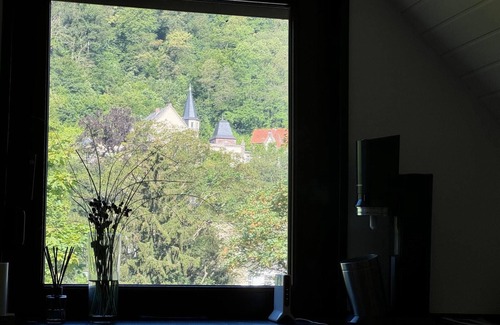 Brohl-Lutzing Apartment | Cozy apartment on the 2nd floor in Haus zur Vulkaneifel, Brohl