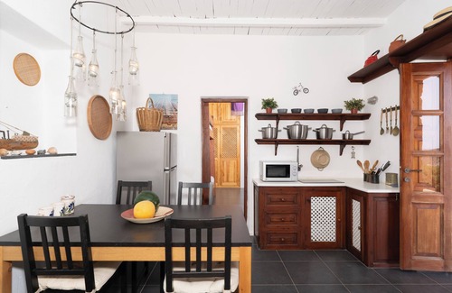 Kampos Apartment | Cozy Apartment overlooking Kampos Beach