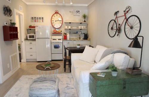 Downtown Dunedin Apartment | Cozy Apartment Overlooking Downtown and Park NO KIDS, NO PETS