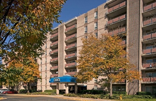Paradise Apartment | Cozy apartment in District Heights with Heat, WiFi, a pool and a gym.