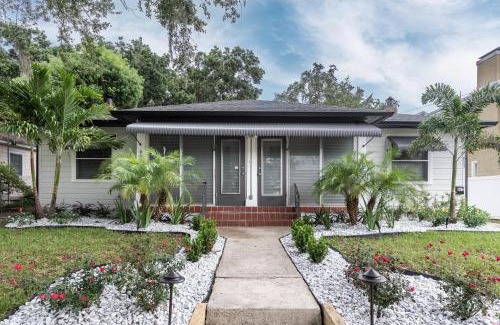 Lake Eola Heights Apartment | Cozy Apartments in the Triplex House, Historic District of Orlando