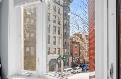 Rittenhouse Row Apartment | Cozy Apt in Center City Very Central Location