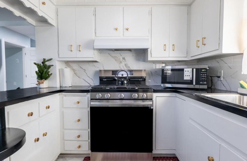 Rahway Apartment | Cozy Apt Lake Park Station Airport Hospital NJ NYC