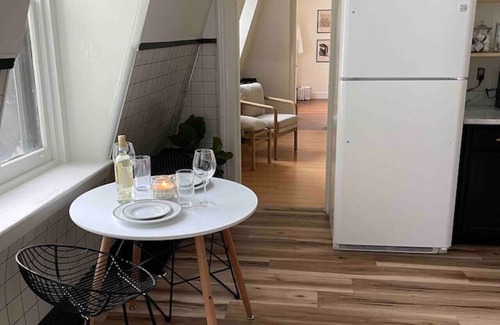 Newtonville Apartment | Cozy Apt w/Sunset View Over River