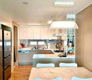 Oncheonjang House | Cozy APT with Home-Cooked Korean Meals