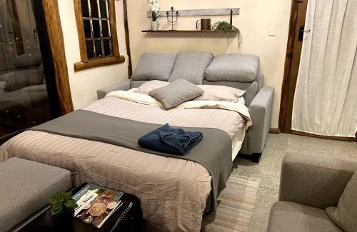 Quorrobolong Ski Chalet | Cozy Barn, Farm stay, Watagans views, Rustic charm