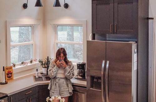 White Mills House | Cozy Basecamp Near Ski, Lake, Trails, Hospitals