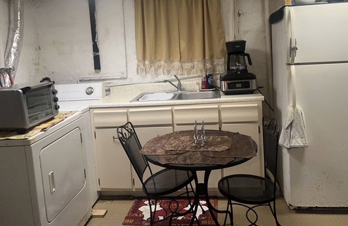 Clinton Apartment | Cozy Basement Studio w/Amenities