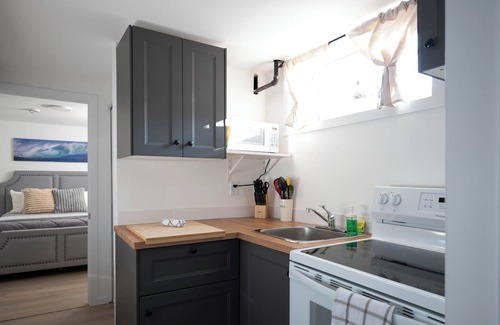 Leduc House | Cozy basement suite