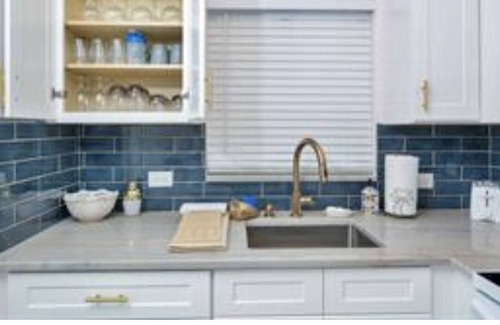 Parrot Cove Cottage | Cozy Beach Cottage in Lake Worth