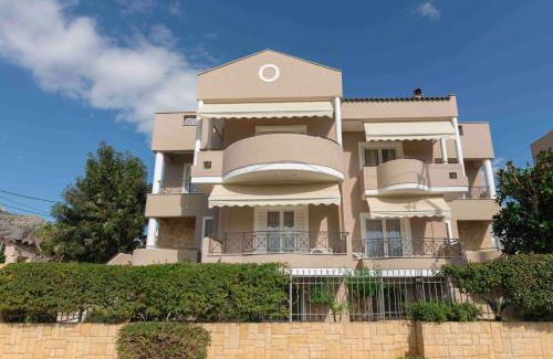 Nea Makri House | Cozy Beach Home Near Pristine Sea w/Free Netflix