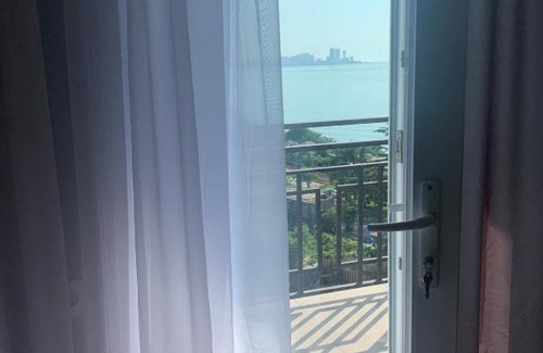 Makhinjauri Apartment | Cozy Beachfront Apartment